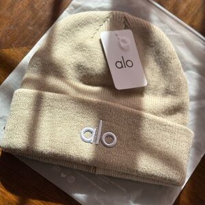 ALO Yoga Women's Cream Beanie